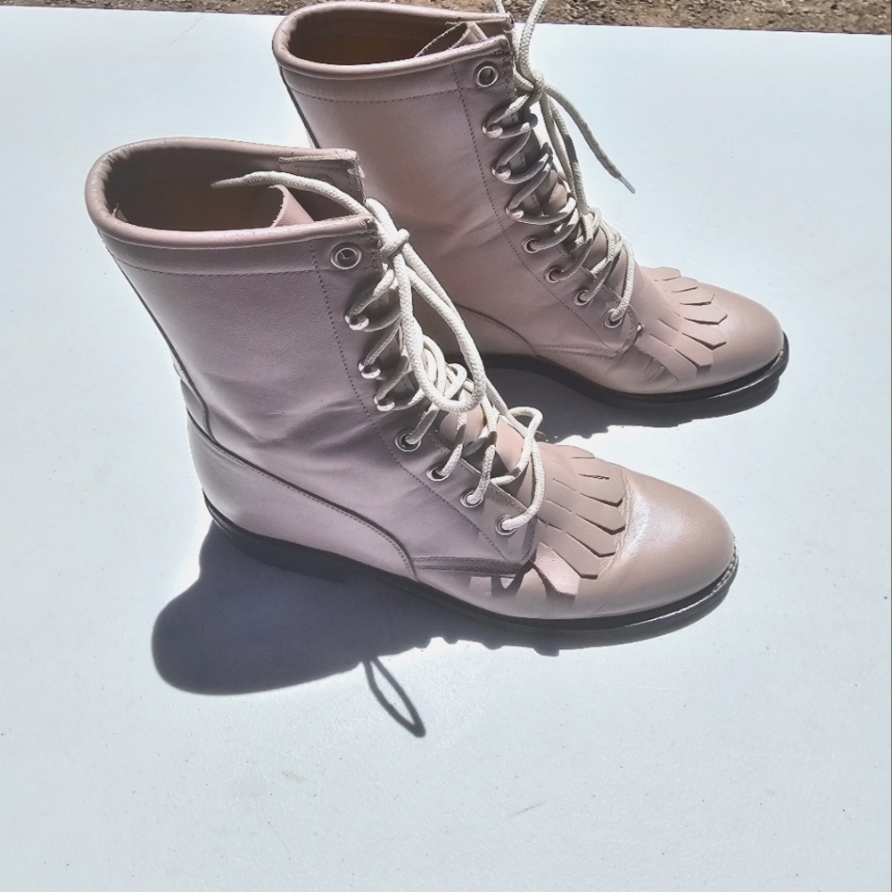 Vintage Western Women's Soft Pink Lace-Up Boots